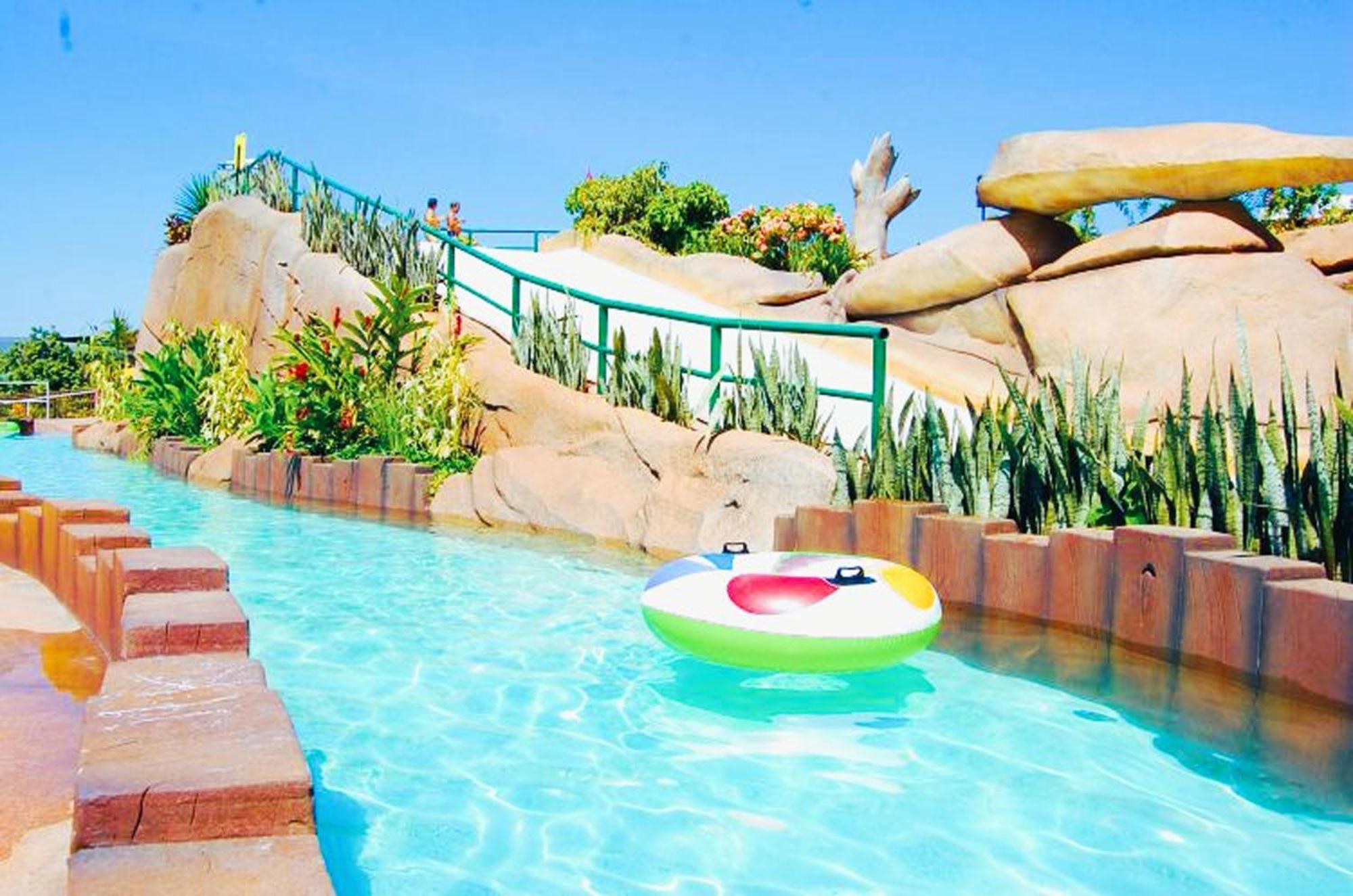 Spazzio Diroma - Cortesia Ao Diroma Acqua Park - Vulcao * Caldas Novas